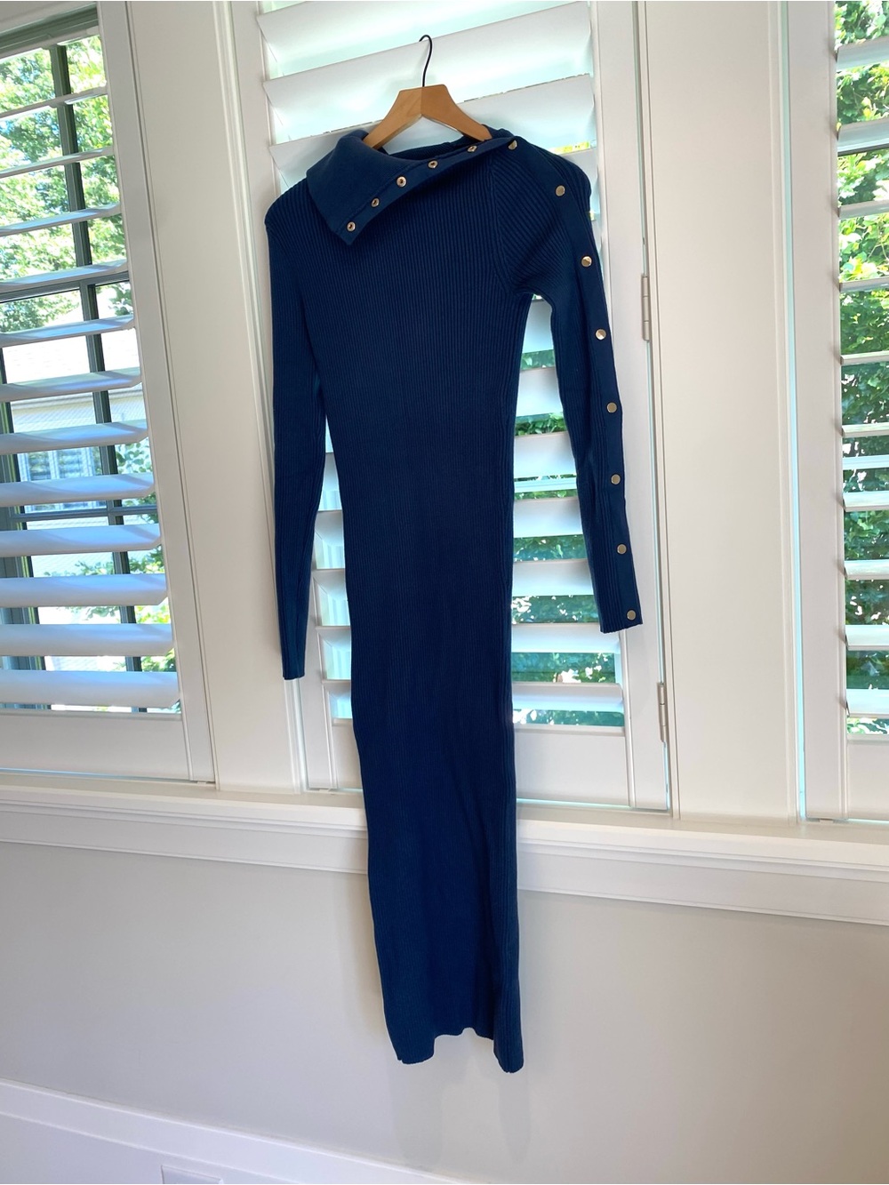 Zara Navy Ribbed Button-Accent Long Sleeve Dress